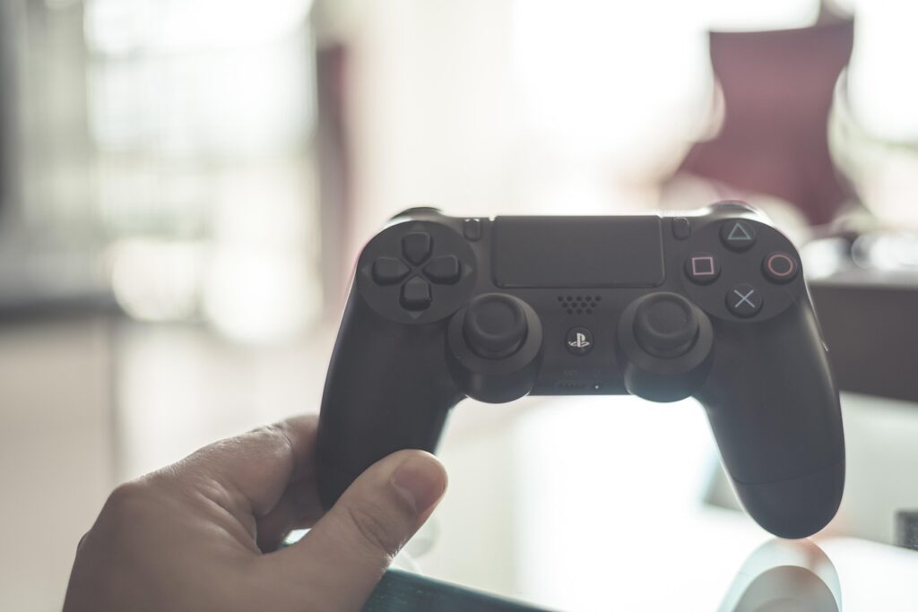 PlayStation Live: Cultivating Real-time Interaction And Emergent Gaming Narratives